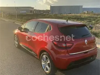 Usado Renault Clio IV LIMITED 90 CV (66 kW) 2016 Rojo Berlina
