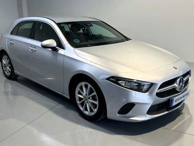 Usado Mercedes A180 116 CV (85 kW) 2019 Plateado Utilitario