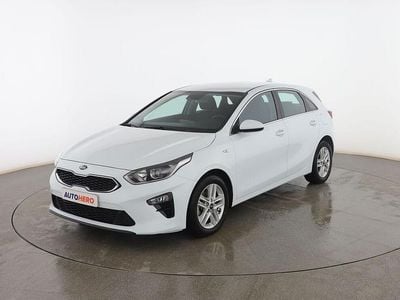 Usado Kia Ceed Active 136 CV (100 kW) 2021 Blanco Utilitario