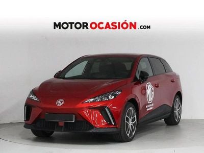 Begagnad MG MG4 EV Luxury 150 kW (204 HK) 2024 Röd Halvkombi