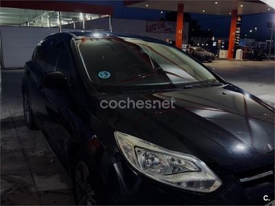 Usado Ford Focus Trend 125 CV (91 kW) 2012 Negro Berlina