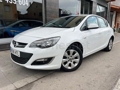 Usado Opel Astra Selective 110 CV (80 kW) 2013 Blanco Berlina