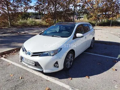 Käytetty Toyota Auris Hybrid