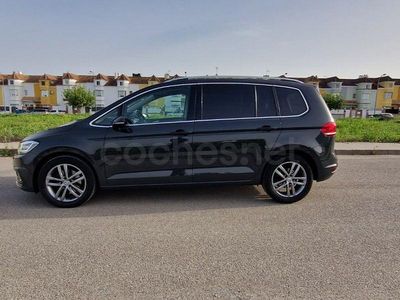 Usado VW Touran Sportline 150 CV (110 kW) 2020 Gris / plata Monovolumen