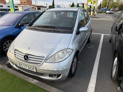Usado Mercedes A150 Elegance 95 CV (69 kW) 2004 Gris / plata Monovolumen