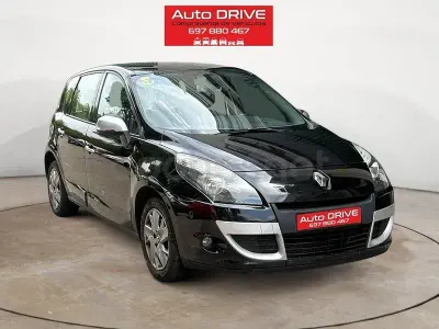Usado Renault Scénic III Dynamique 110 CV (80 kW) 2011 Negro Monovolumen