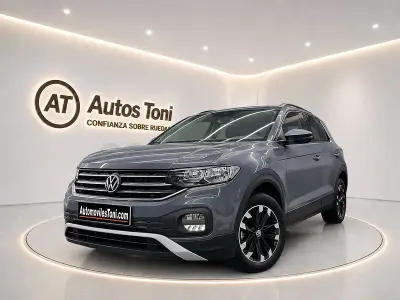 Usado VW T-Cross Advance 95 CV (69 kW) 2022 Gris / plata SUV