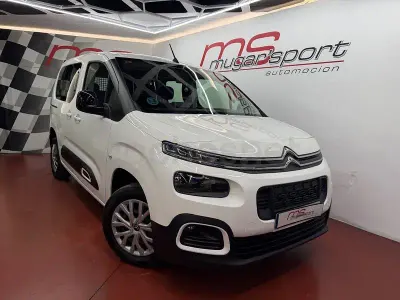 Usado Citroën Berlingo Feel 102 CV (75 kW) 2022 Blanco Monovolumen