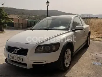 Usado Volvo C30 Momentum 100 CV (73 kW) 2008 Blanco Utilitario