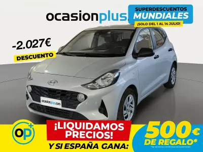Usado Hyundai i10 67 CV (49 kW) 2022 Gris Utilitario