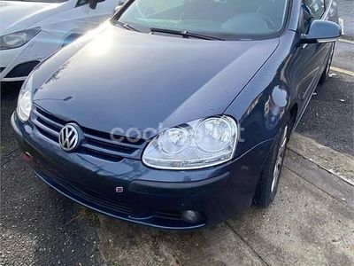 Violeta / lila Usado 2004 VW Golf IV Sportline Berlina | 3990 € (Un poco caro)