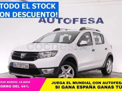 Usado Dacia Sandero Stepway 90 CV (66 kW) 2017 Blanco Berlina
