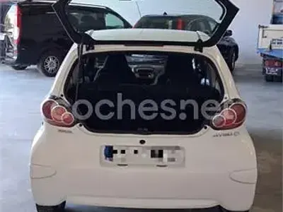 Używany Toyota Aygo Connect Style 68 KM (50 kW) 2013 Biały Hatchback