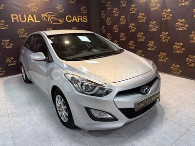 Gris / plata Usado 2012 Hyundai i30 Base Berlina | 8400 € (Un poco caro)