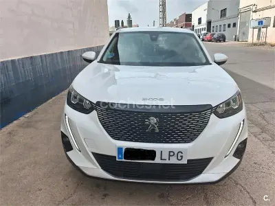 Usado Peugeot 2008 Allure 110 CV (80 kW) 2021 Blanco SUV