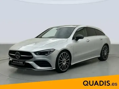 Usado Mercedes CLA220 Shooting Brake 190 CV (139 kW) 2022 Gris plata Familiar