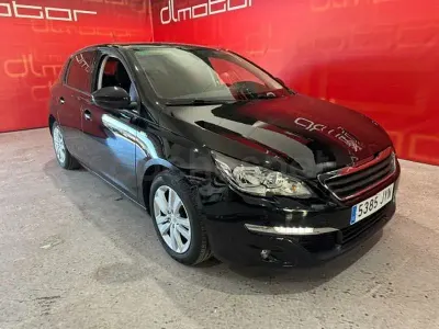 Usado Peugeot 308 Style 100 CV (73 kW) 2017 Negro Berlina