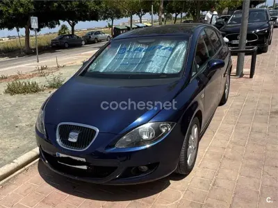 Usado Seat Leon Stylance 105 CV (77 kW) 2008 Azul Utilitario
