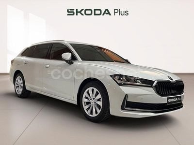 Blanco Nuevo 2025 Skoda Superb Selection Familiar | 39.800 €
