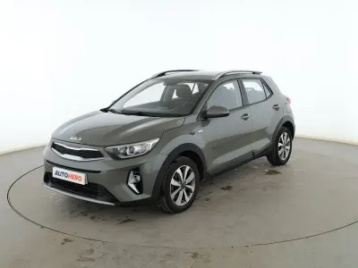 Usado Kia Stonic 84 CV (61 kW) 2022 Verde SUV