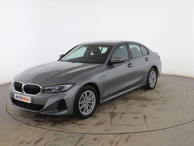 Gris Usado 2024 BMW 320e Sport Line Berlina | 35.999 € (Precio justo)