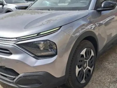 Usado Citroën C4 101 CV (74 kW) 2024 Gris artense SUV