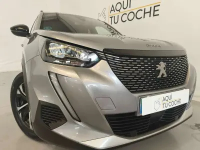 Usado Peugeot 2008 Allure 101 CV (74 kW) 2023 Gris SUV