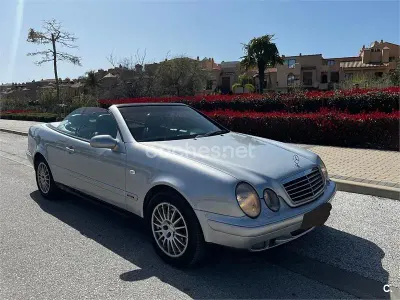 Usado Mercedes CLK320 218 CV (160 kW) 1999 Gris / plata Descapotable