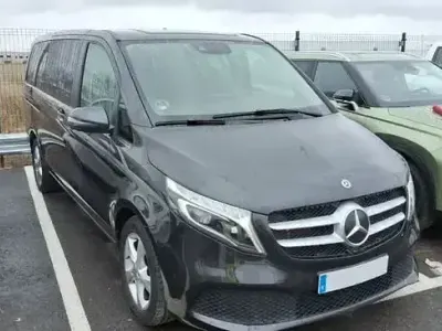 Usado Mercedes V220 Avantgarde 163 CV (119 kW) 2020 Gris / plata Monovolumen
