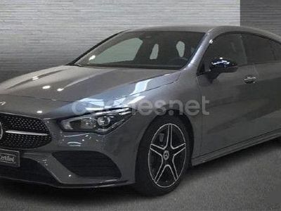Gris / plata Usado 2021 Mercedes CLA200 Shooting Brake Familiar | 25.990 € (Caro)