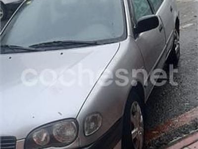 Usado Toyota Corolla Terra 97 CV (71 kW) 2000 Gris / plata Berlina