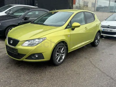 Usado Seat Ibiza 85 CV (62 kW) 2009 Verde Berlina
