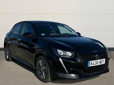 Begagnad Peugeot e-208 Active 100 kW (136 HK) 2023 Svart Halvkombi