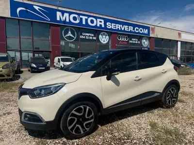 Usado Renault Captur Life 90 CV (66 kW) 2015 Beige SUV