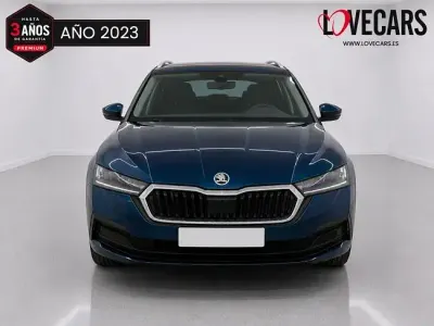 Usado Skoda Octavia Ambition 116 CV (85 kW) 2023 Azul Familiar