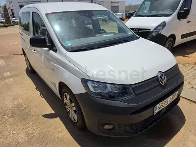 Usado VW Caddy California 122 CV (89 kW) 2021 Blanco Monovolumen