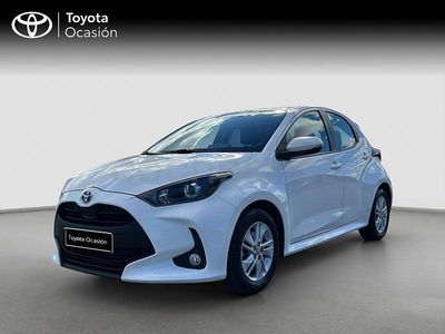 Usado Toyota Yaris Hybrid Active 116 CV (85 kW) 2021 Blanco Berlina