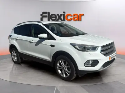 Usado Ford Kuga Business Edition 150 CV (110 kW) 2017 Blanco SUV