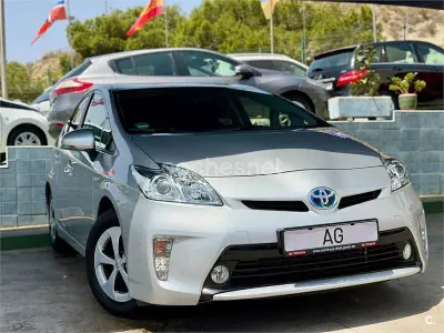 Usado Toyota Prius Advance 136 CV (100 kW) 2013 Gris / plata Berlina