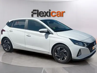 Usado Hyundai i20 101 CV (74 kW) 2021 Blanco Utilitario