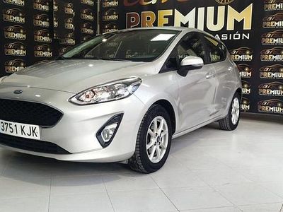 Usado Ford Fiesta Trend 85 CV (62 kW) 2018 Gris Utilitario
