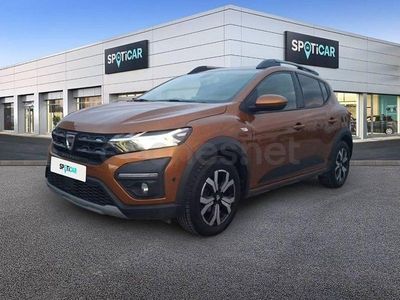 Usado Dacia Sandero Comfort 101 CV (74 kW) 2021 Naranja Berlina