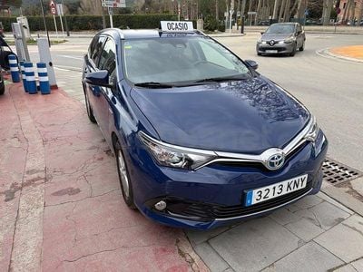 Usado Toyota Auris Active 112 CV (82 kW) 2018 Azul Familiar