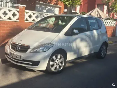 Usado Mercedes A180 Avantgarde 109 CV (80 kW) 2009 Blanco Monovolumen