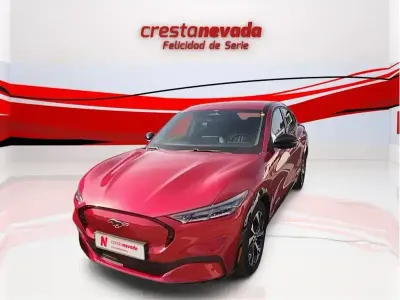 Käytetty Ford Mustang Mach-E 258 kW (351 HP) 2022 Punainen Katumaasturi