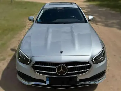 Usado Mercedes E300 306 CV (225 kW) 2021 Gris Familiar