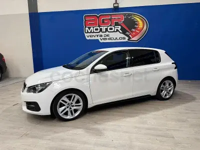 Usado Peugeot 308 Allure 130 CV (95 kW) 2018 Blanco Berlina
