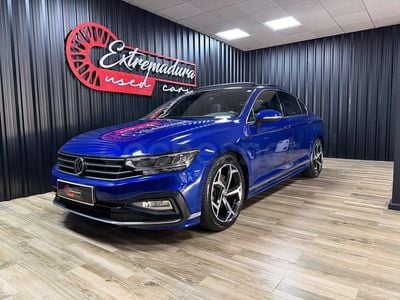 Usado VW Passat R-line 150 CV (110 kW) 2021 Azul Berlina