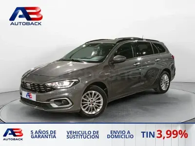 Usado Fiat Tipo Life 95 CV (69 kW) 2022 Gris Familiar