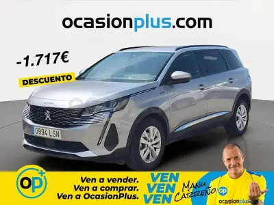 Usado Peugeot 5008 Style 130 CV (95 kW) 2021 Gris / plata SUV